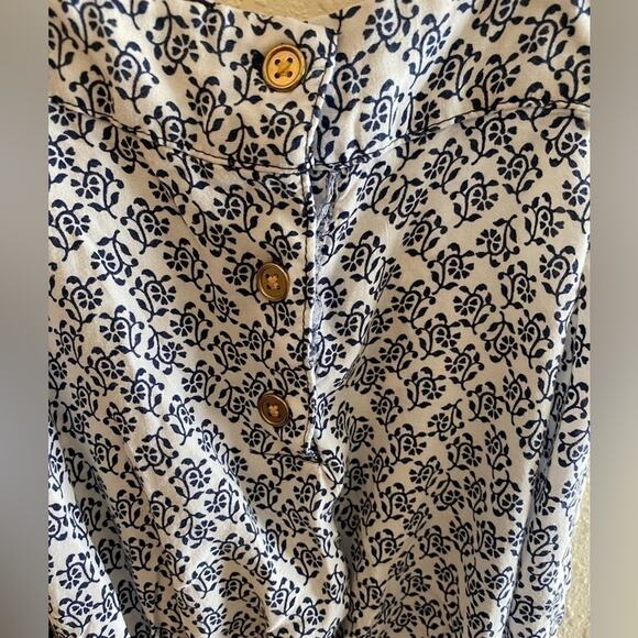 Carter’s Sleeveless Shorts Lightweight Blue White Floral Embroidered Romper SZ 5 - Picture 4 of 6